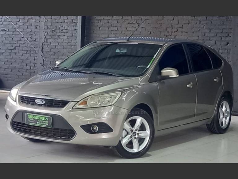 FORD - FOCUS - 2009/2009 - Prata - R$ 41.900,00