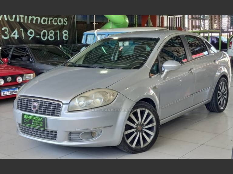 FIAT - LINEA - 2010/2010 - Prata - R$ 21.900,00