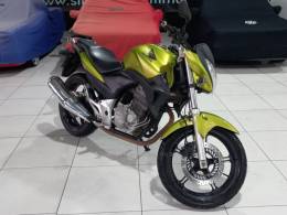 HONDA - CB 300R - 2012/2012 - Verde - R$ 11.900,00