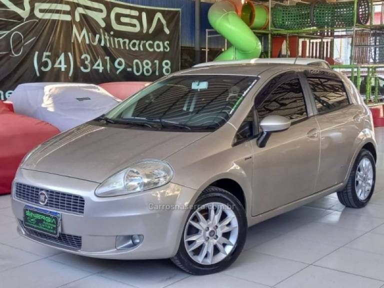 FIAT - PUNTO - 2011/2011 - Bege - R$ 33.900,00