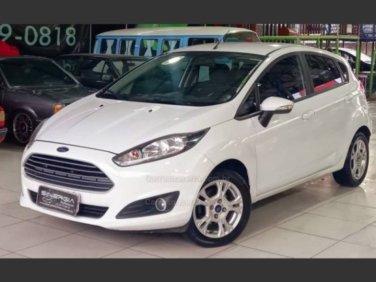 FORD - FIESTA - 2016/2016 - Branca - R$ 52.900,00