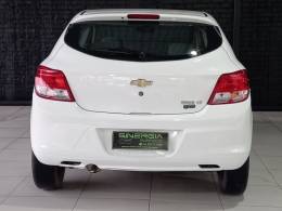 CHEVROLET - ONIX - 2016/2016 - Branca - R$ 51.900,00