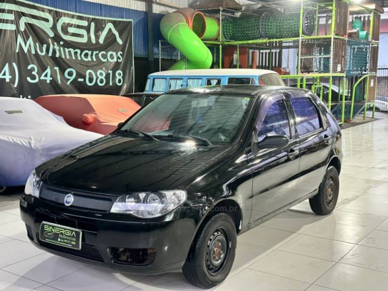 FIAT - PALIO - 2007/2007 - Preta - R$ 17.900,00