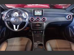 MERCEDES-BENZ - A 200 - 2014/2014 - Vermelha - R$ 91.900,00